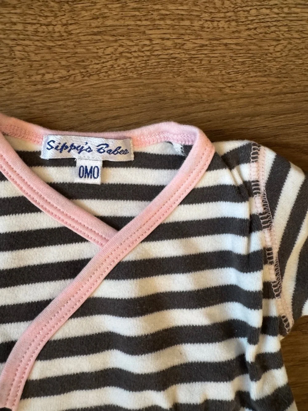 Sippy's Babes Newborn 3-Piece Striped Outfit Set Hat Wrap Top Pants 0M
